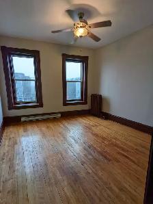 333 Main St #4 - 3BR North, Top Floor, Spacious, Deck, W/D - Photo 17