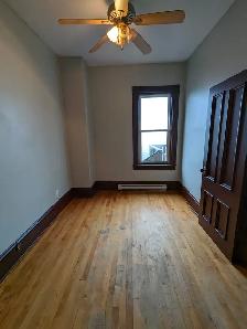333 Main St #4 - 3BR North, Top Floor, Spacious, Deck, W/D - Photo 18