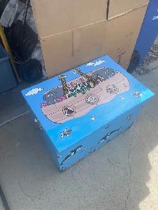 Noah’s ark toybox - Photo 2