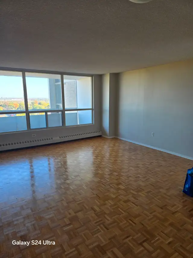 2Adult living 2 Bedroom Ajax