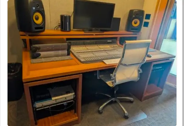 Digidesign C24   Custom Studio Desk & Patchbay Package