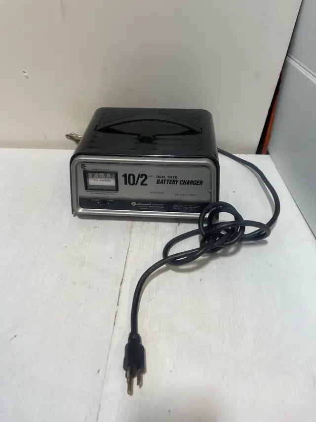Schumacher 10/2 Amp Dual Rate Battery Charger