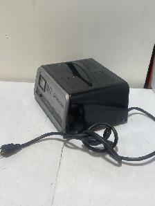 Schumacher 10/2 Amp Dual Rate Battery Charger - Photo 3
