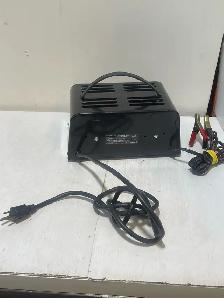Schumacher 10/2 Amp Dual Rate Battery Charger - Photo 4