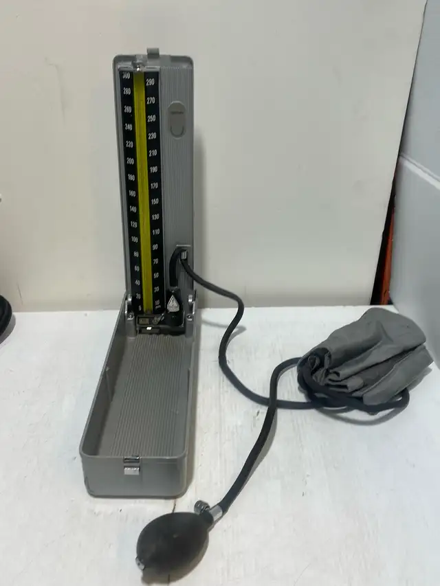 Century Sphygmomanometer