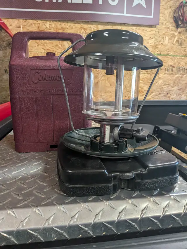 Coleman propane lantern in case