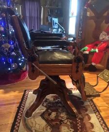 Antique Barber Chair - Photo 2