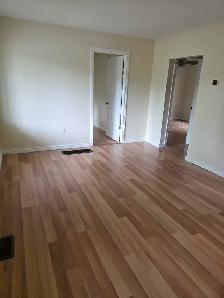 FANTASTIC PRISTINE CLEAN 2 BED 1 BATH NEAR THE U! - Photo 5