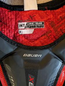 Bauer shoulder pads - Photo 2