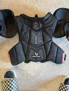 Bauer shoulder pads - Photo 3