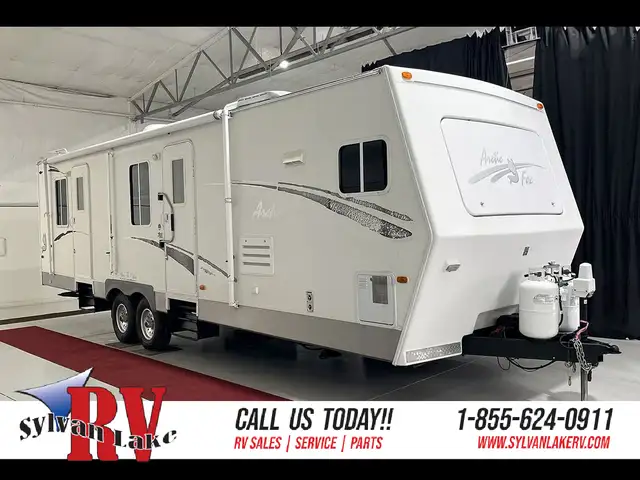 2006 Northwood Arctic Fox 33A Silver Edition – Travel Trailer.