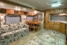2006 Northwood Arctic Fox 33A Silver Edition – Travel Trailer. - Photo 11