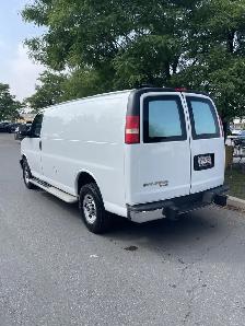 2015 GMC Savana Cargo Van ONLY 159,000 KMS  /  REVERSE CAMERA - Photo 3