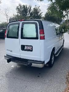 2015 GMC Savana Cargo Van ONLY 159,000 KMS  /  REVERSE CAMERA - Photo 4