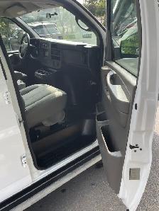 2015 GMC Savana Cargo Van ONLY 159,000 KMS  /  REVERSE CAMERA - Photo 7