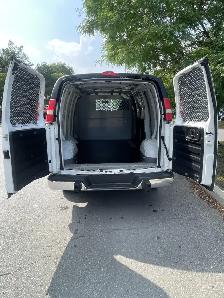 2015 GMC Savana Cargo Van ONLY 159,000 KMS  /  REVERSE CAMERA - Photo 9