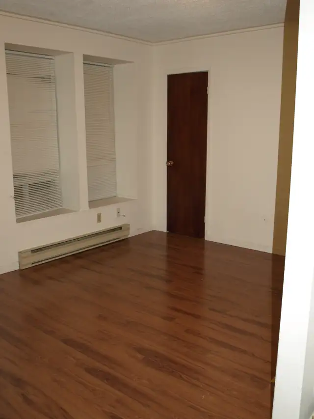 Small one bedroom in the uptown area