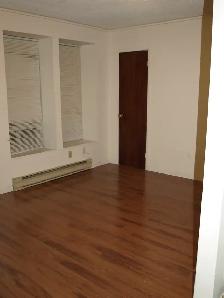 Small one bedroom in the uptown area