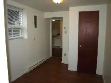 Small one bedroom in the uptown area - Photo 2