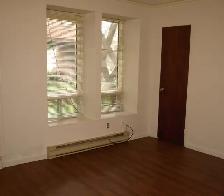 Small one bedroom in the uptown area - Photo 3