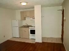 Small one bedroom in the uptown area - Photo 4