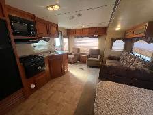 2012 Coachman catalina 29RLS, SPACIOUS, GREAT PRICE - Photo 5