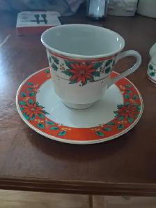 Vintage royal heritage collection christmas dinnerware china - Photo 2
