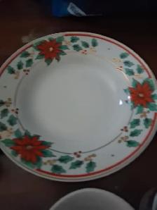 Vintage royal heritage collection christmas dinnerware china - Photo 3
