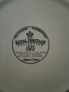 Vintage royal heritage collection christmas dinnerware china - Photo 4