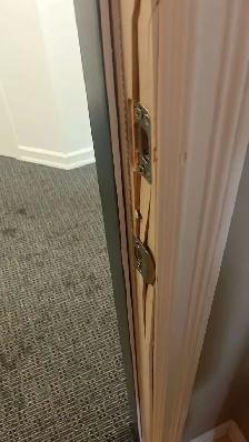Door closing problems, cracked door frame, Threshold repair, doo - Photo 10