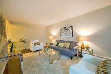 2 Bedroom Apartment for Rent, St. Clair Ave. West & Spadina Rd.! - Photo 2