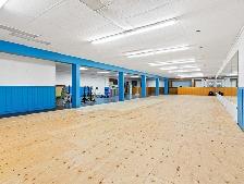 LARGE COMMERCIAL SERVICE SPACE AVAILABLE - AMAZING PRICE: $6 PS