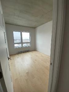 LUXUEUX CONDO 4 1/2 GARAGE LIBRE 1ER SEPTEMBRE - Photo 4