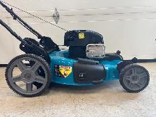 22" Yardworks self propelled lawnmower - Photo 2