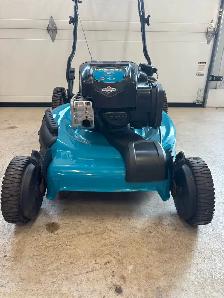 22" Yardworks self propelled lawnmower - Photo 3