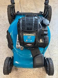 22" Yardworks self propelled lawnmower - Photo 4