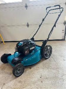 22" Yardworks self propelled lawnmower - Photo 9