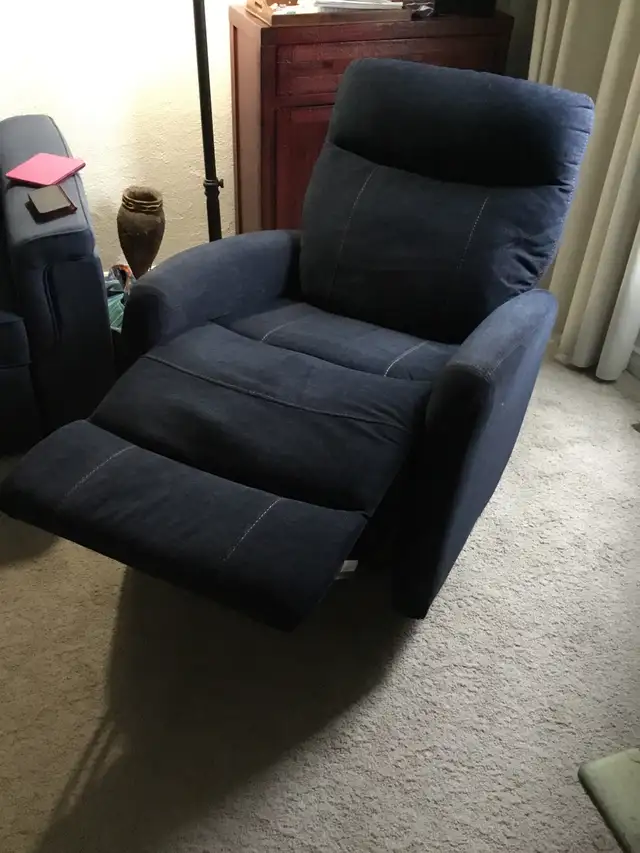 rocker recliner in great shape