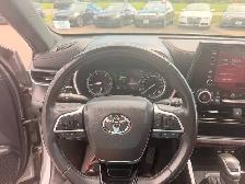2021 Toyota Highlander - Photo 9
