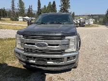 Ford F350 Lariat Crew Cab Fx4