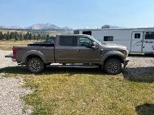 Ford F350 Lariat Crew Cab Fx4 - Photo 4