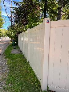 145 Ft. Premium Beige Vinyl Fence   Gate (no concrete footings)