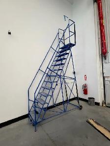Rolling Ladder - 13 steps - Photo 3