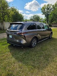Toyota Sienna - Photo 2