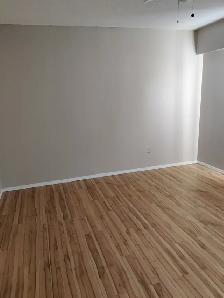 In Merritt 3 Bed 1 Bath duplex for 2100 plus utilities - Photo 3
