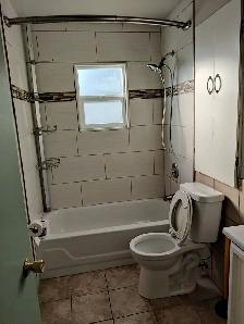 In Merritt 3 Bed 1 Bath duplex for 2100 plus utilities - Photo 4
