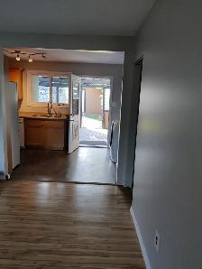 In Merritt 3 Bed 1 Bath duplex for 2100 plus utilities - Photo 9