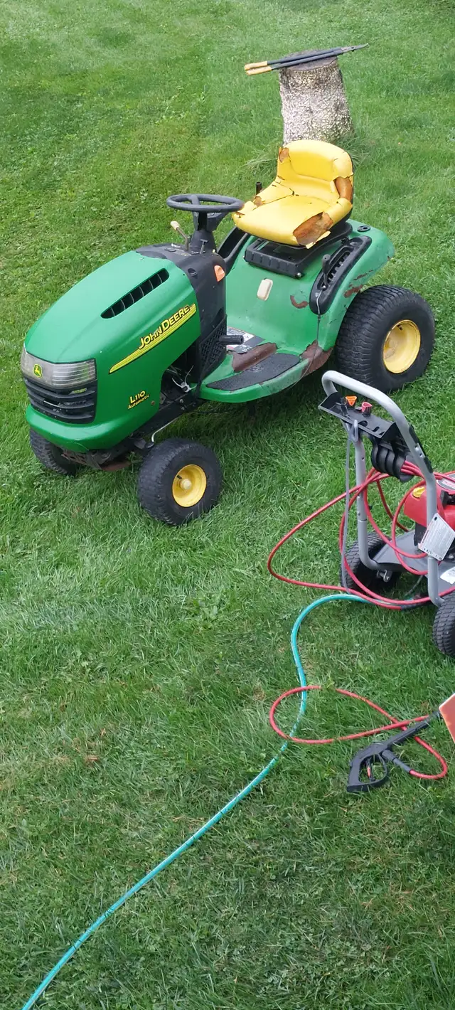 L110 JOHN DEERE (PARTING OUT)