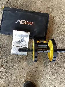 Various exercise equipment for sale. - Photo 2