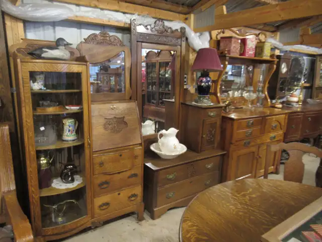 Antique : ) Bookcases, Buffets, China Cabinets, Curios & Desks